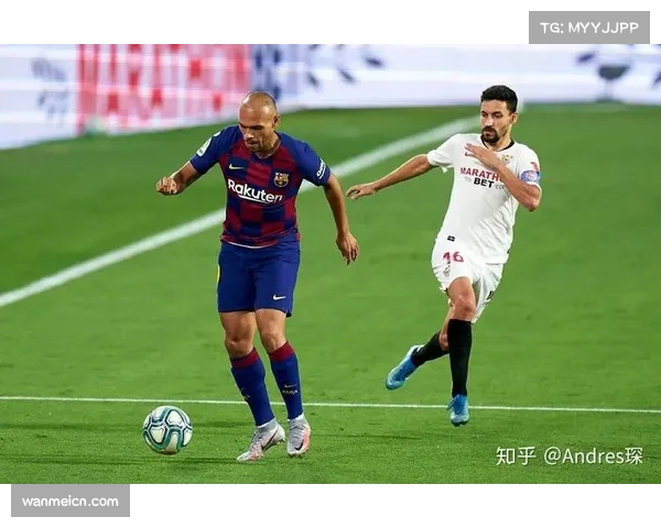 巴萨战术调整应对密集防守 边中结合打破僵局