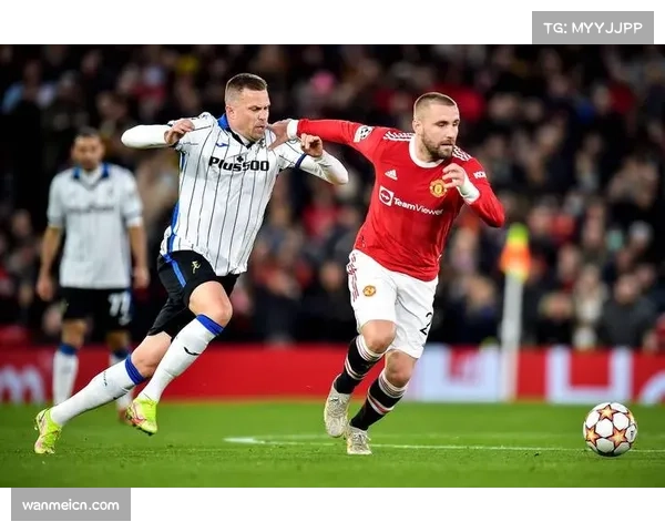 曼联定位球防守质量提升，针对埃弗顿高空球威胁布置严密